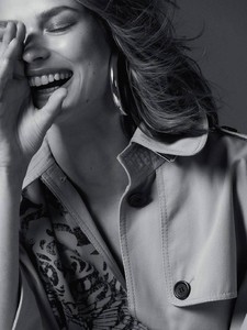 2024810958_VogueBrazilJune20186.thumb.jpg.b6e8b6bc66170514dd33ceada40a2a99.jpg