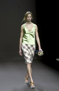 210211295_MiuMiu2000WomenRTW7.thumb.jpg.701f62d571de3041d6ba6d3a5fb71daf.jpg