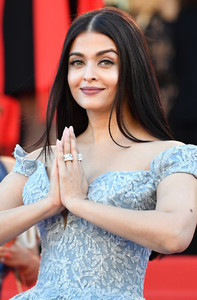 Aishwarya+Rai+Okja+Red+Carpet+Arrivals+70th+HQB1xwerMurx.jpg