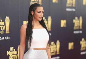 Kim+Kardashian+2018+MTV+Movie+TV+Awards+Red+dvhz_V-GKdDx.jpg