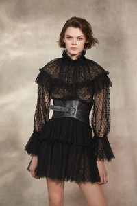 32-Alberta-Ferretti-Pre-Fall-18.thumb.jpg.bd021861ff9ad8c5ef2a775c9cf08ebb.jpg