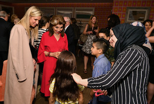 323682953_NickyHiltonHomeRefugeeStoryNewYorkPremierdyMbnujdm-Gx.thumb.jpg.d95dd4db516c806a632f5d580ad9b64f.jpg