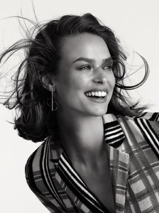 379463742_VogueBrazilJune20181.thumb.jpg.104dfd59b28e4cd0b80efe5bf01e1e59.jpg