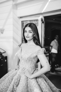 Aishwarya+Rai+L+Oreal+70th+Cannes+Film+Festival+ssDTy_Jf1mQx.jpg