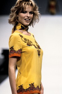 486029796_Escada1997WomenRTW60.thumb.jpg.c2507e59b9626c95d99cfe5730084822.jpg