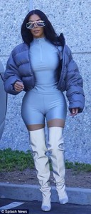 4D2942C600000578-5836421-Though_her_curvaceous_figure_was_on_display_perhaps_the_most_att-a-70_1528842672745.jpg