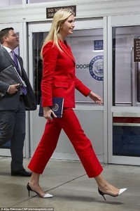 4D2AD7DC00000578-5840091-No_special_treatment_here_On_Tuesday_Ivanka_was_seen_walking_thr-a-64_1528911141135.jpg