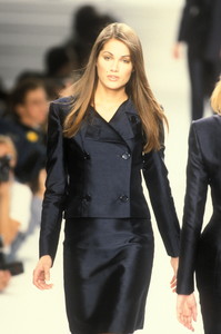 505073396_RalphLauren1996WomenRTW92.thumb.jpg.7f9b10c5d94ea2c43c4a1174a2ec212c.jpg