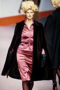 547025199_KarlLagerfeld1995WomenRTW35.thumb.jpg.d81b515a7b0d50451f6a1a7f5e9b6860.jpg