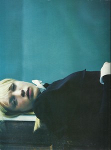 Lofficiel russia october 2002 Ania & Micelli 3.jpg