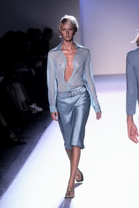 553168027_VictorAlfaro2000WomenRTW33.thumb.jpg.3e2822c3139ddda87178178e2c518f6b.jpg
