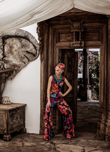 Mariangela shot in Kenya for Diva e Donna June issue. Photographed by Andrea Varani 3.jpg