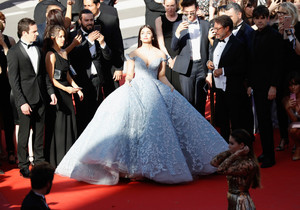 Aishwarya+Rai+Okja+Red+Carpet+Arrivals+70th+4HrFcSyqldlx.jpg