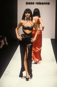 634792219_PacoRabanne1995WomenRTW33.thumb.jpg.2bbc817da554c641fd134a3049ed5554.jpg