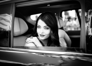 Aishwarya+Rai+Alternative+View+L+Oreal+68th+g0QpHyIaazUx.jpg