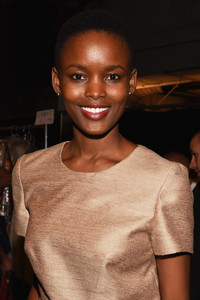 666560072_FlavianaMatataDennisBassoBackstageSpringtcBJXrlaGxmx.thumb.jpg.8fa612d96420199ad9843b1fa6f9ad8d.jpg