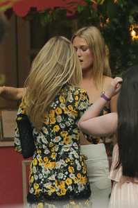 72560616_mcfan-celeblounge-net08-06-2018-14-39mega236148_017.jpg