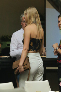 72560628_mcfan-celeblounge-net08-06-2018-14-39mega236148_028.jpg