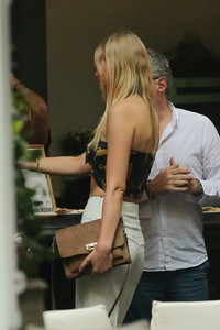 72560629_mcfan-celeblounge-net08-06-2018-14-39mega236148_029.jpg