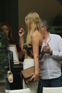 72560630_mcfan-celeblounge-net08-06-2018-14-39mega236148_030.jpg