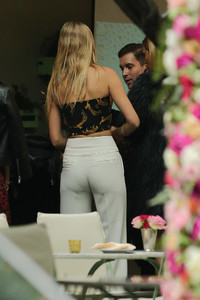 72560655_mcfan-celeblounge-net08-06-2018-14-39mega236148_049.jpg