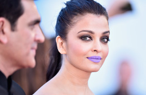 Aishwarya+Rai+Land+Moon+Mal+De+Pierres+Red+x2uh_vR0N4Zx.jpg