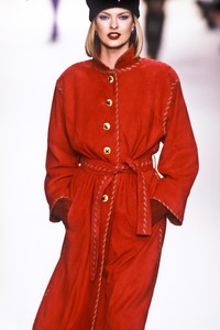 845405996_YvesSaintLaurent1994WomenRTW66.thumb.jpg.a5e1656228ad61d35ccb7ec6d3071c15.jpg