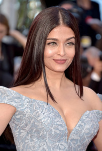 Aishwarya+Rai+Okja+Red+Carpet+Arrivals+70th+fnY55Gby3Gax.jpg