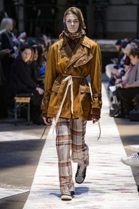 Acne-RF18-0226.thumb.jpg.df7747e67f773809b9ca9ff5da3203ef.jpg