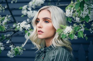 BlossomShoot-153.thumb.jpg.38a1bf89a9e3c5d17e69132135938478.jpg