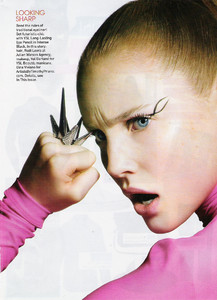 Bold_Moves_Meier_Teen_Vogue_September_09_04.thumb.jpg.ad59d38eae8bedce72b6560a8fa5fc02.jpg