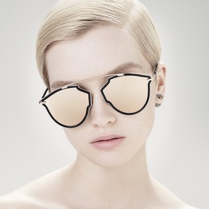 Dior-DiorSoReal-Glasses-Campaign01.thumb.jpg.5212380490b31307a5ca3b9d2851a0b1.jpg