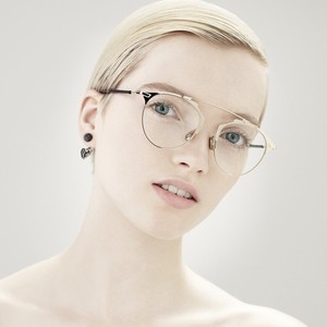 Dior-DiorSoReal-Glasses-Campaign02.thumb.jpg.4f3c78521bf1a94b28b8d52c6241ceb1.jpg