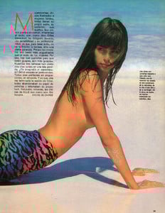 ElleSp0887no11Chicas02.thumb.jpg.09e4e25d16ba49f012f3b41bf28ee368.jpg