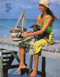 ElleSp0887no11Chicas04.thumb.jpg.3b1e69e192c6ae7a136d42c1ee8381a9.jpg