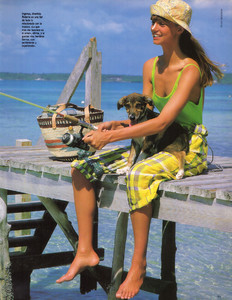 ElleSp0887no11Chicas04.thumb.jpg.d37ceb15ba58f959865677c125622903.jpg