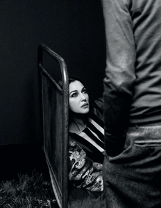 Elle_Italia__Dicembre_2017-4291.thumb.png.7dc6c886f92e9e5078ff321bc7c99ffa.png