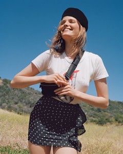 FiveSeventyFive-Star-Print-Crepe-Miniskirt.thumb.jpg.4556b05f20ba71cfa6f5bc95ee6729ac.jpg