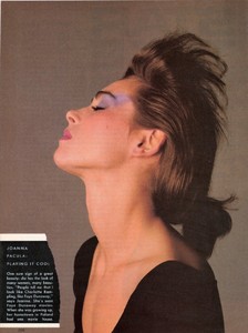 Joanna_Piel_Vogue_US_February_1983_02.thumb.jpg.e43dec3a9881649db802003f1ee3c2c7.jpg