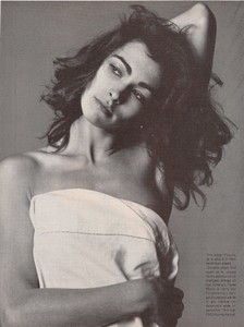 Joanna_Piel_Vogue_US_February_1983_04.thumb.jpg.de375a914a2626d43feee4c2d7cf87c1.jpg
