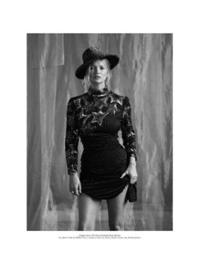 Kate-Moss-Photoshoot06.thumb.jpg.ce476a3d27d23636aeaf449a2a5ce4f6.jpg