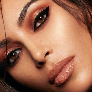 Kim-Kardashian-KKW-Beauty-Mario-Campaign07.jpg