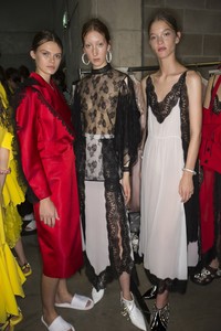 LFW_7681.thumb.jpg.84f2fb243364915a1326ecdf83718e63.jpg