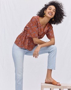 Madewell-June-2018-Outfit-Ideas04.thumb.jpg.aa9c9d5f4717c71dad8185b744c1321f.jpg