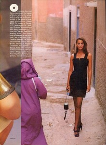 Piel_Vogue_US_December_1987_06.thumb.jpg.318cb21e835b2aaa4a5e900ba2211400.jpg
