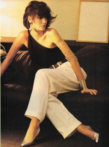 Piel_Vogue_US_February_1986_04.thumb.jpg.6e631328fd61181cf494ba2f51d44f39.jpg