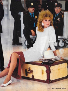 Piel_Vogue_US_January_1982_08.thumb.jpg.e50dfef5eb93ca6bc0dff3c43743f08a.jpg