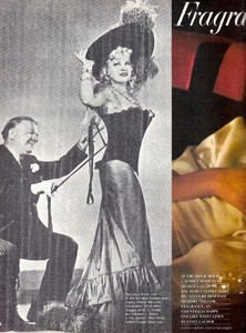 Piel_Vogue_US_May_1980_01.thumb.jpg.a6f641184f9652d4d193e1981dd9ed50.jpg