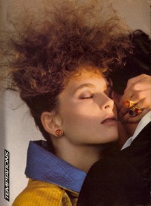 Piel_Vogue_US_November_1982_03.thumb.jpg.63caacad455936e8be5b86914d44b1e4.jpg