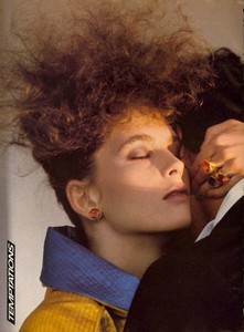 Piel_Vogue_US_November_1982_03.thumb.jpg.63caacad455936e8be5b86914d44b1e4.jpg
